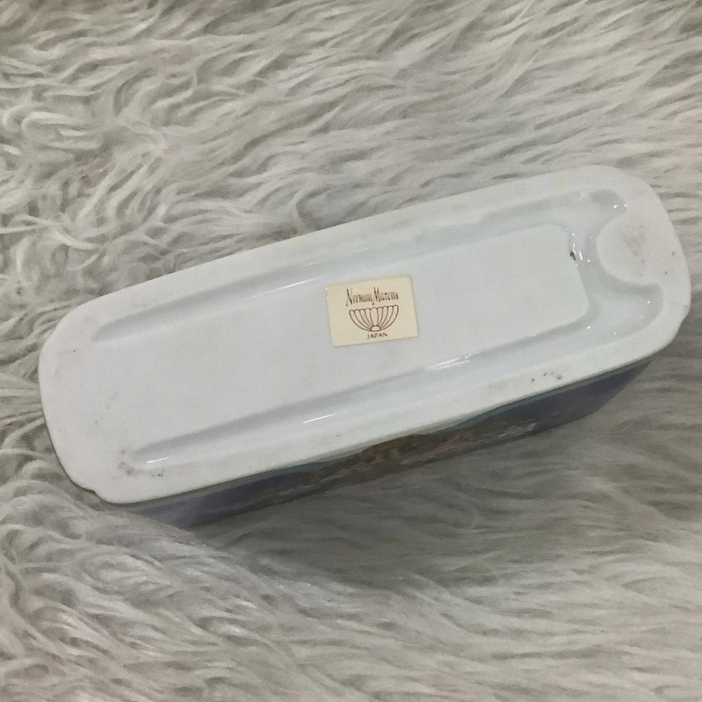 Neiman Marcus Blue floral ceramic pen/pencil office desk holder